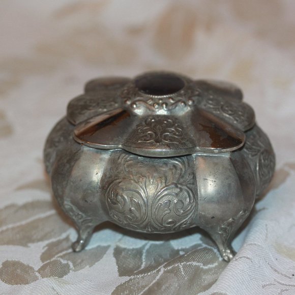 Vintage Metal Trinket Jewelry Box Silver Plate - Picture 1 of 5